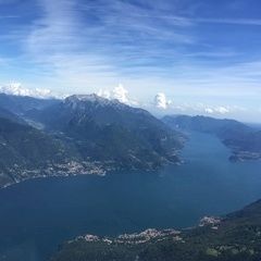 Flugwegposition um 14:03:57: Aufgenommen in der Nähe von 22010 Pianello del Lario, Como, Italien in 2265 Meter
